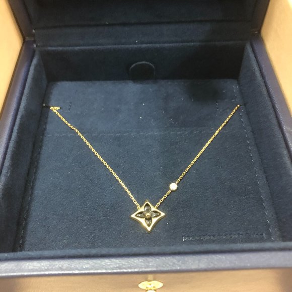 Color Blossom Bb Star Pendant, Yellow Gold, Onyx And Diamond - Picture 4 of 8